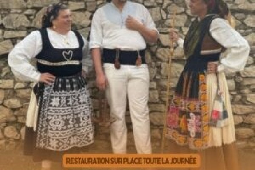 VILLENEUVE LES MAGUELONE Le folklore Portuguais